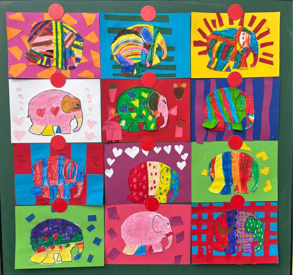 Bunte Elefanten Collage aus Kinderzeichnungen Ausstellung